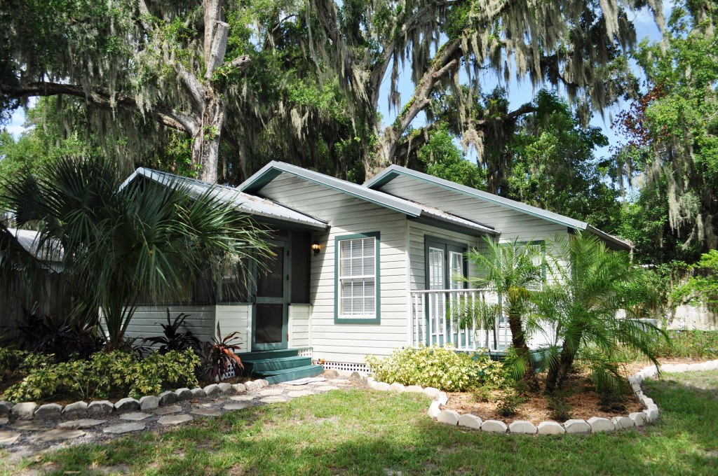 Oasis Cottage is Part of the Mount Dora Historic Inn Oasis Cottage is Part of the Mount Dora Historic Inn